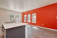 Building Photo - 1924 Calumet St