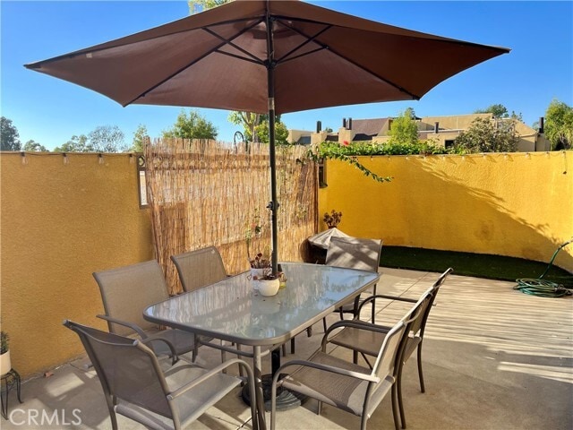 Building Photo - 25712 Le Parc