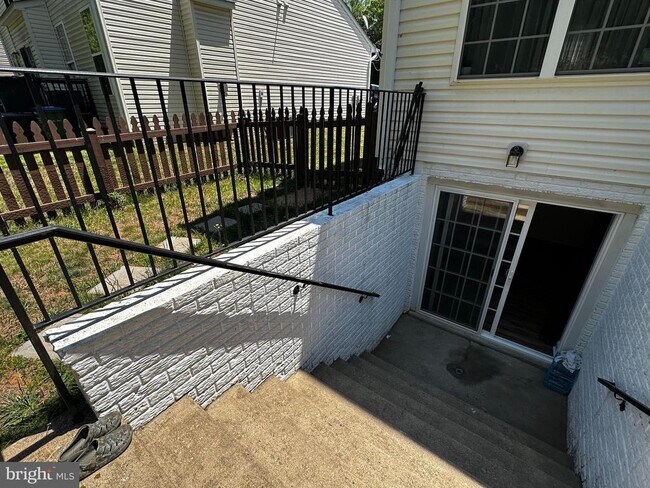 Building Photo - 6723 Averett Ct