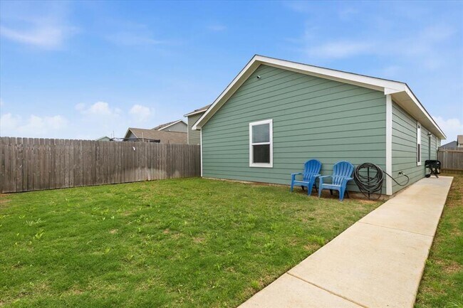 Building Photo - 1220 Smallmouth Rd