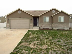 Building Photo - 8474 Delicate Arch Dr