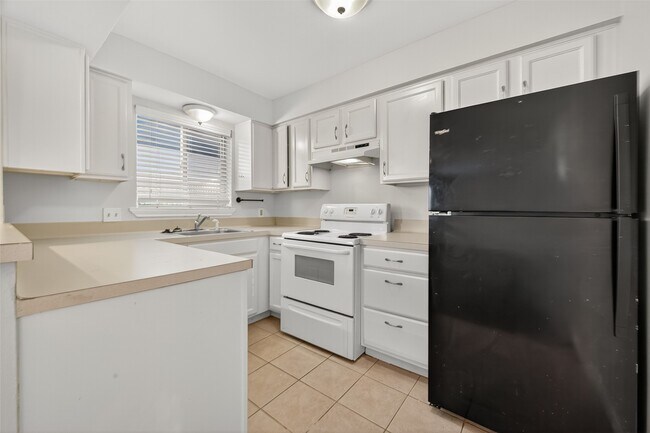 Building Photo - 2020 Huldy St