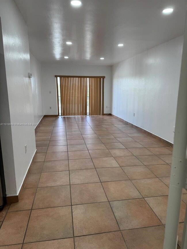 Primary Photo - 5731 NW 37th St