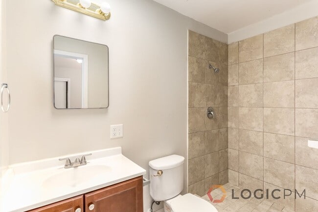 Building Photo - Gorgeous Home in Great Location!