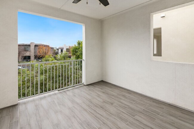 Building Photo - 4 Bedroom, 3 and 1/2 Bath Townhome in the Great Park