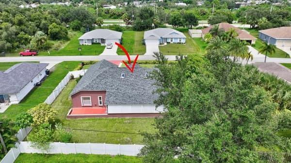 Building Photo - 1530 SW Escobar Ln