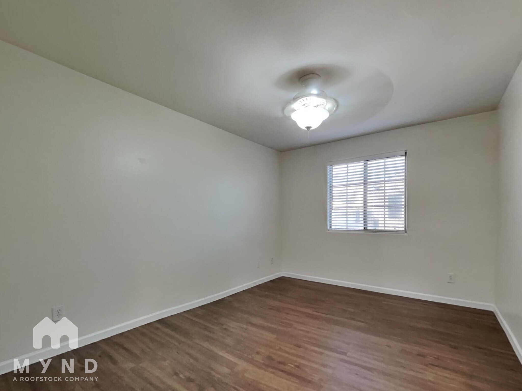 Building Photo - 17855 N 114th Dr