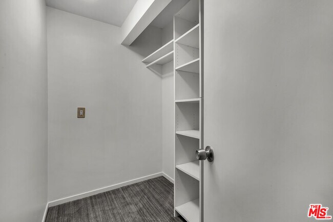 Building Photo - 4076 Tropico Way