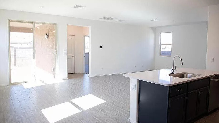 Building Photo - 10671 W Harrigan Dr