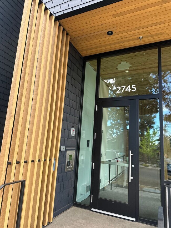 Building Photo - 2745 NW Ordway Ave