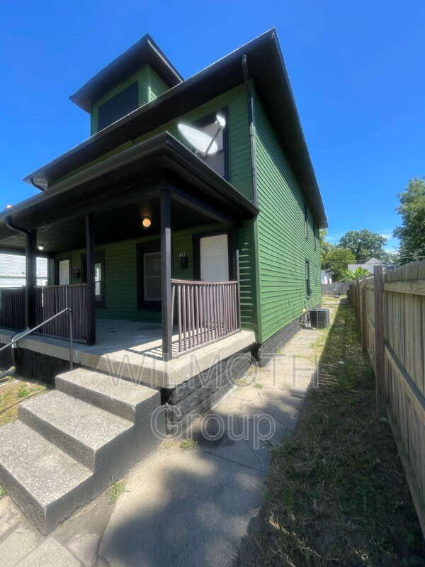 Building Photo - 613 N Tacoma Ave