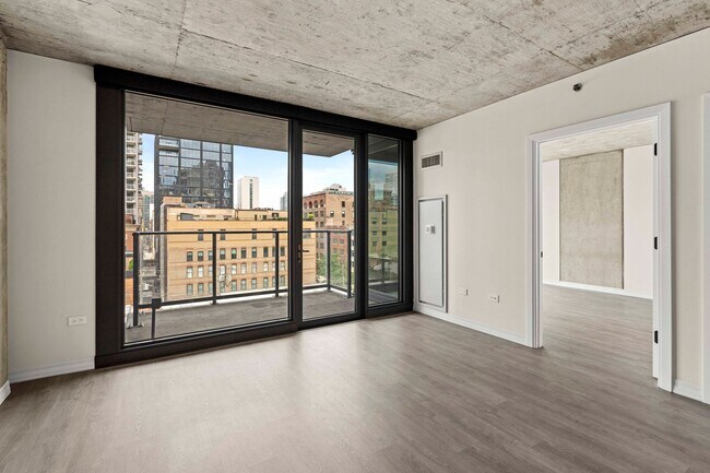 Building Photo - 661 N Wells St