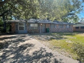 Building Photo - 3 Bed 1.5 Bath in Gulfport