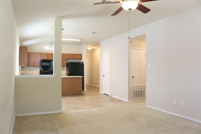 Building Photo - 2855 Shadowpoint Cove