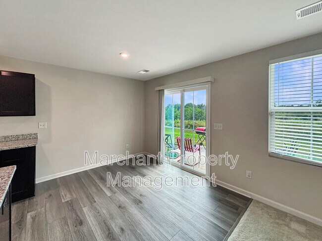 Building Photo - 609 Glamis Ct