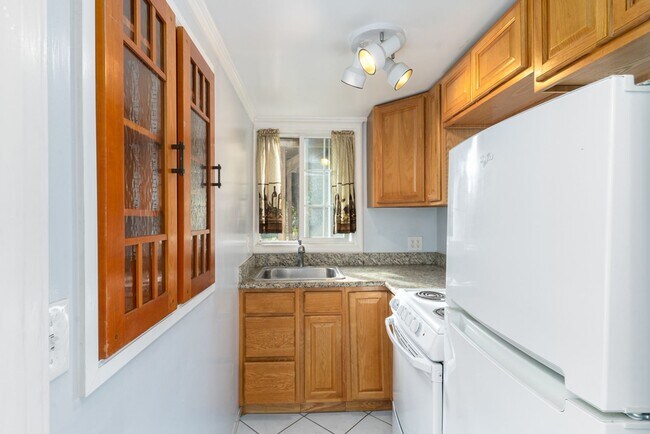 Building Photo - 820 Pacific Ave