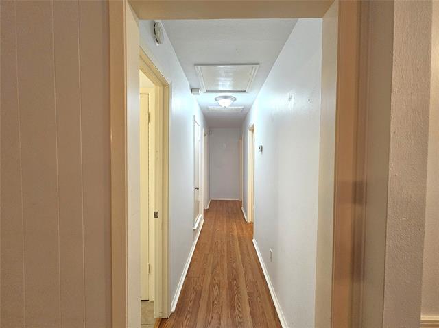 Building Photo - 1304 Oakhill Dr