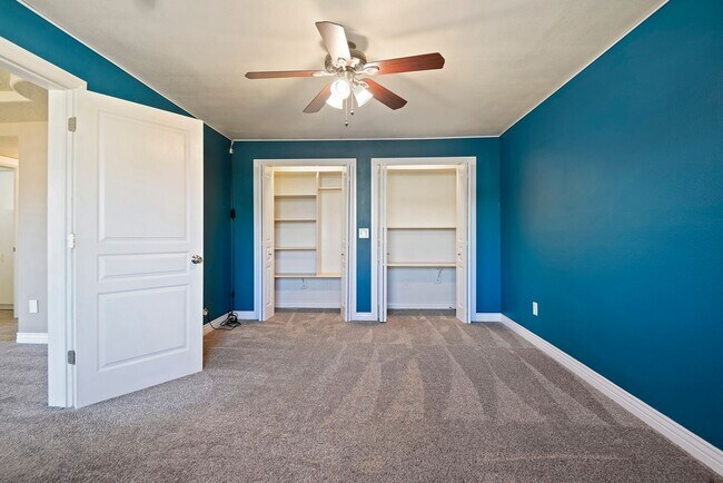 Building Photo - 4bed, 2.5bath, 2,085sq.ft. home in Creeksi...