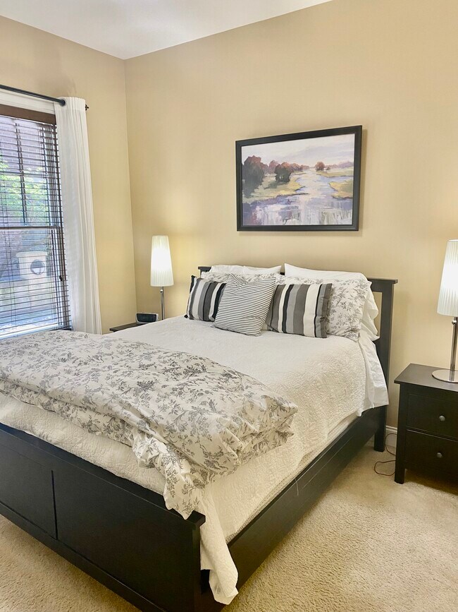 Building Photo - 30 Whistler Ct