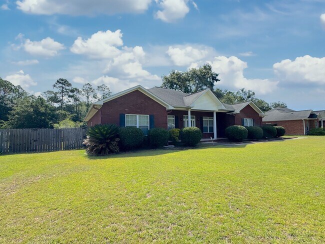 Building Photo - COMING LATE FEBRUARY 2026! (Pet Friendly)