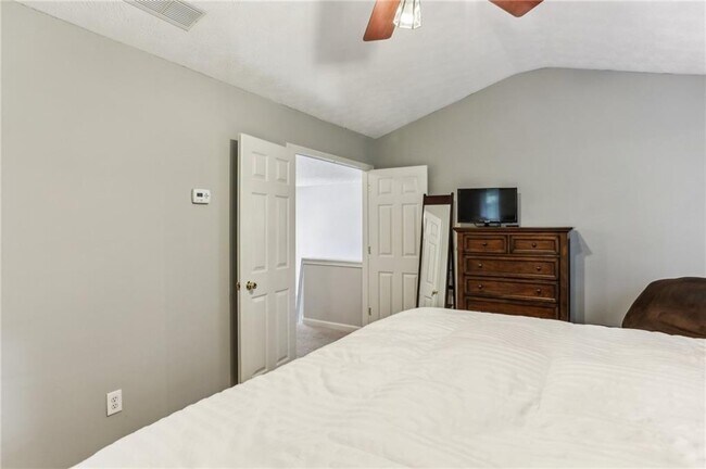Building Photo - 4284 Cabretta Dr