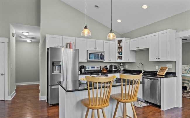 Building Photo - 112 Meadowbrook Ct