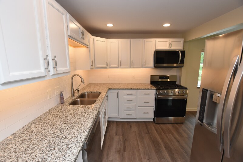 Building Photo - 3234 Whitfield Dr
