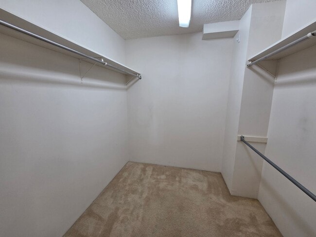 Building Photo - 1525 Wilder Ave