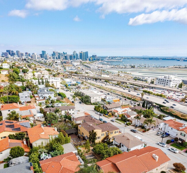 Building Photo - 3345 Columbia St