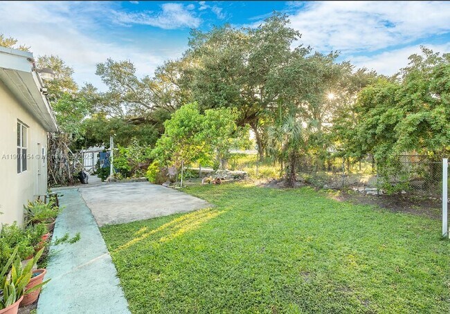 Building Photo - 2902 NW 11th St