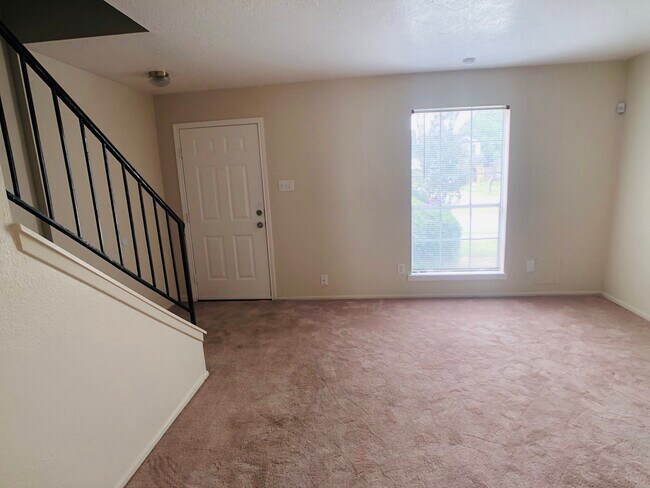 Building Photo - 7009 Chasewood Dr