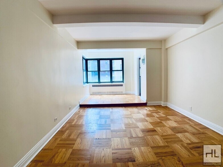 Primary Photo - EAST 56 STREET