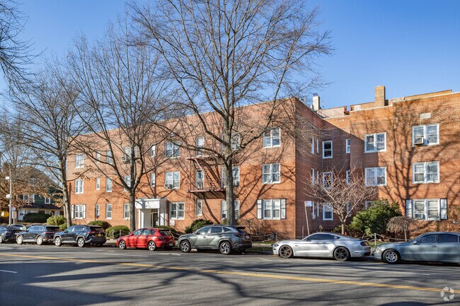 Building Photo - 12005 Hillside Ave