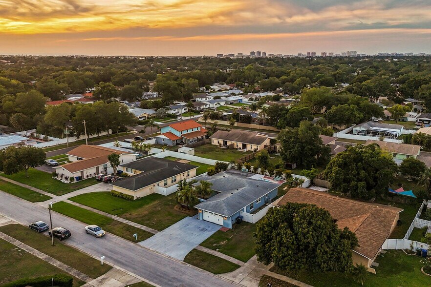 Building Photo - 2543 Sunny Breeze Ave