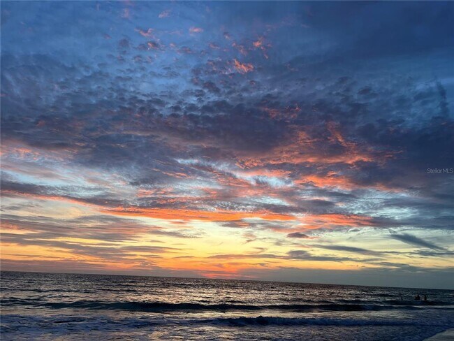 Building Photo - 4216 Plumosa Terrace