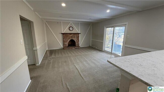 Building Photo - 639 Heather Ln