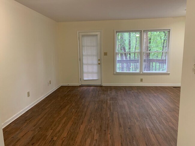 Building Photo - 7601