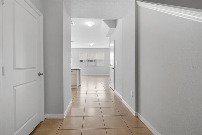 Building Photo - 5118 Adelaide Dr