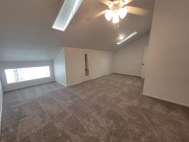 Building Photo - 1808 Saxony Ln