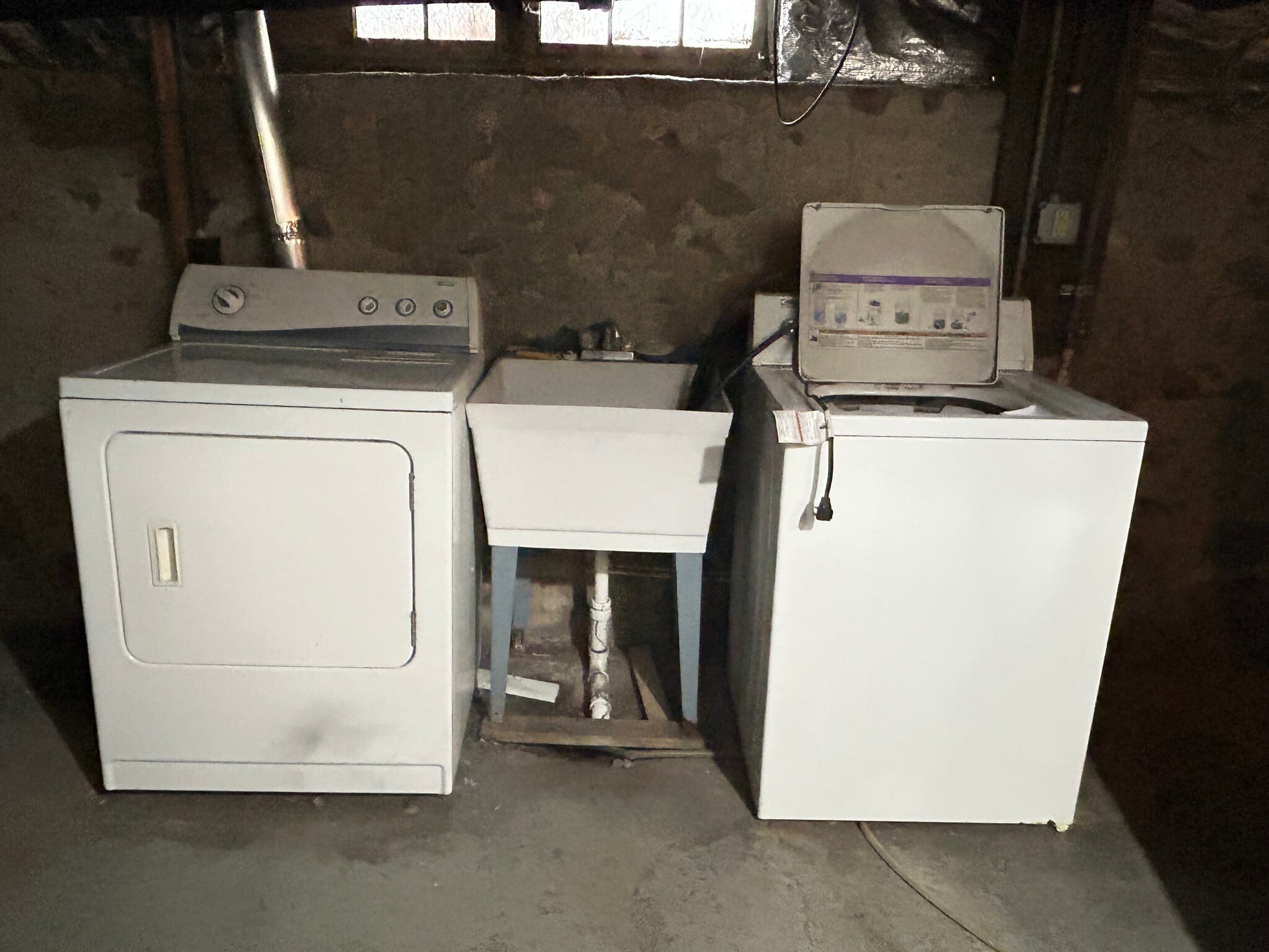 Building Photo - 711 3rd St