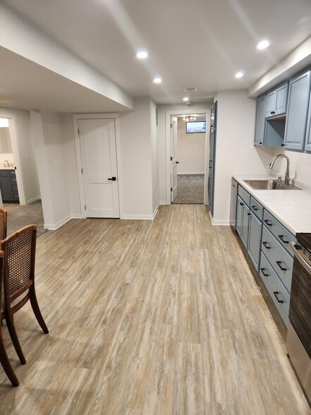 Building Photo - 3085 Summer Pl