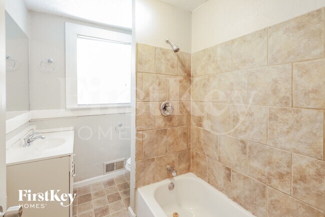 Building Photo - 1603 Elmwood Ave