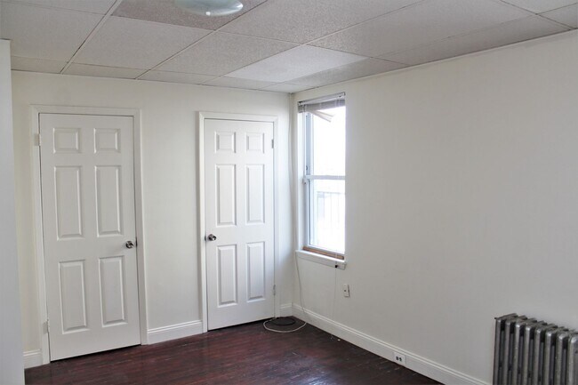 Building Photo - 1708 Linden Ave