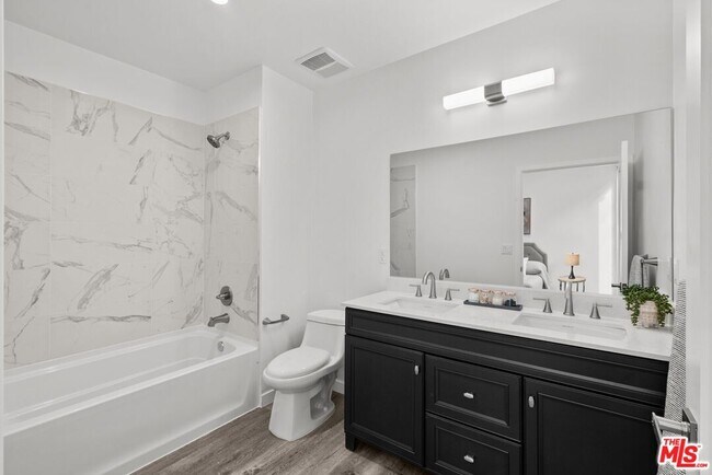 Building Photo - 5114 Cahuenga Blvd