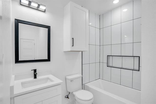 Building Photo - 305 Eggar St