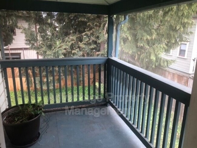 Building Photo - 522 SW Calapooia St