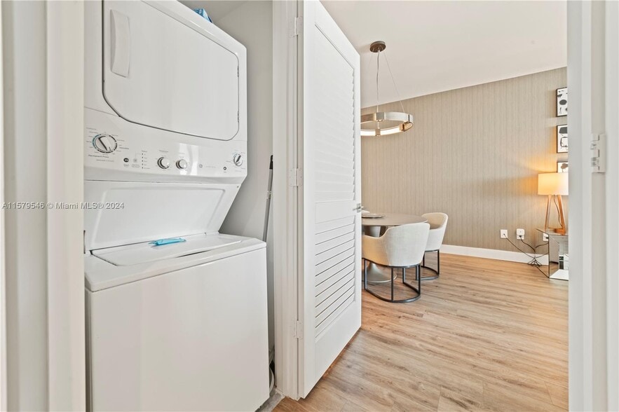 Building Photo - 4111 S Ocean Dr