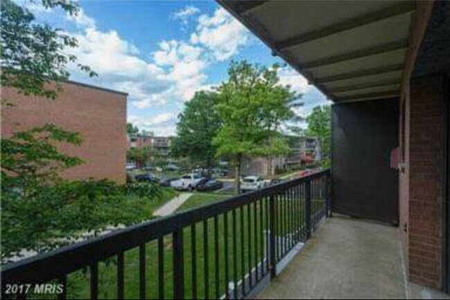 Building Photo - 3230 S 28th St