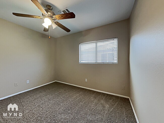 Building Photo - 8128 W Mission Ln