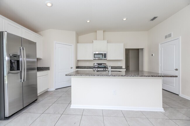 Building Photo - 86269 Express Ct